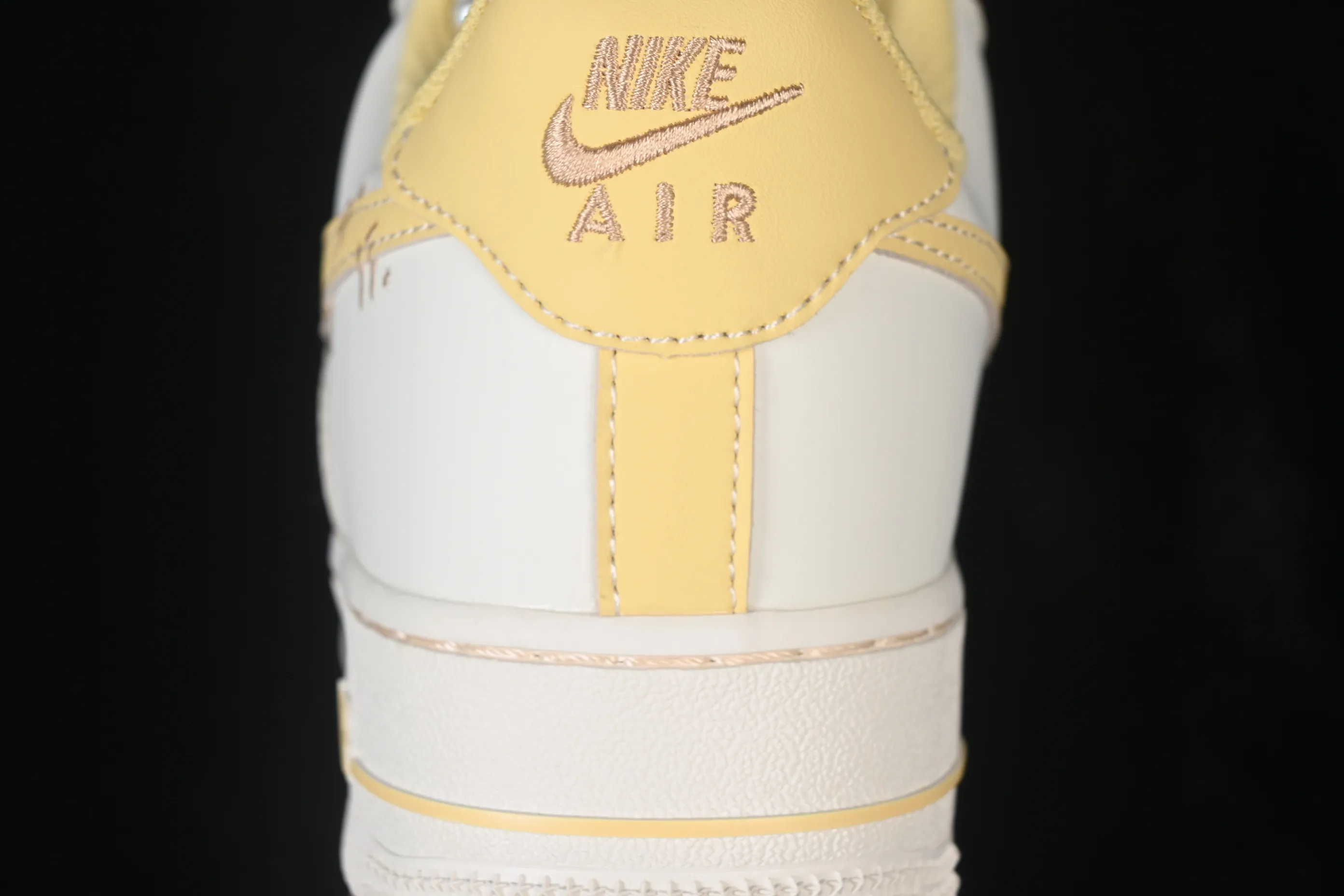 All categories Nk Air Force 1 Air Force series Nk Air Force 1 Low Air Force low-top Nike Air Force 1'07 Low Hand-painted graffiti Milk yellow pearl Spring whispers Air Force 1 low-top casual sneakers FJ7740-160
